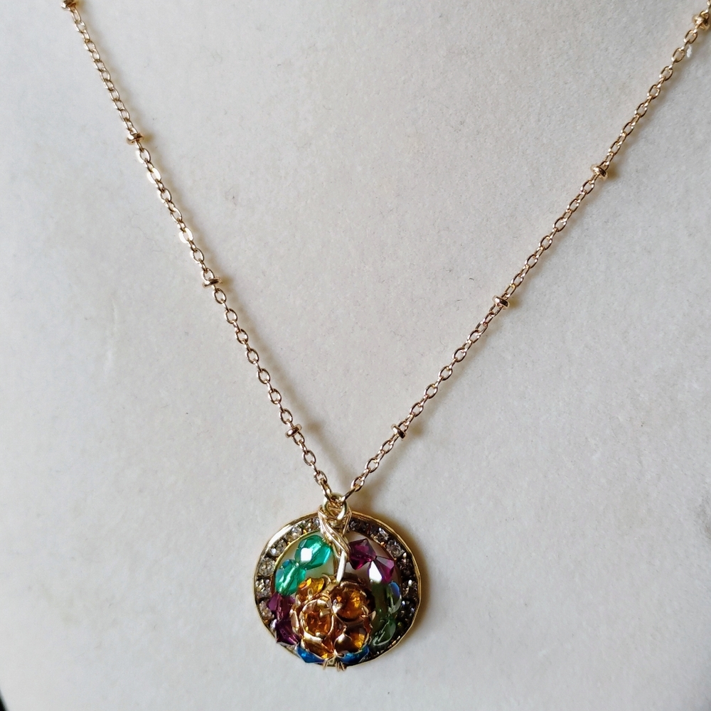 Vintage pendant necklace